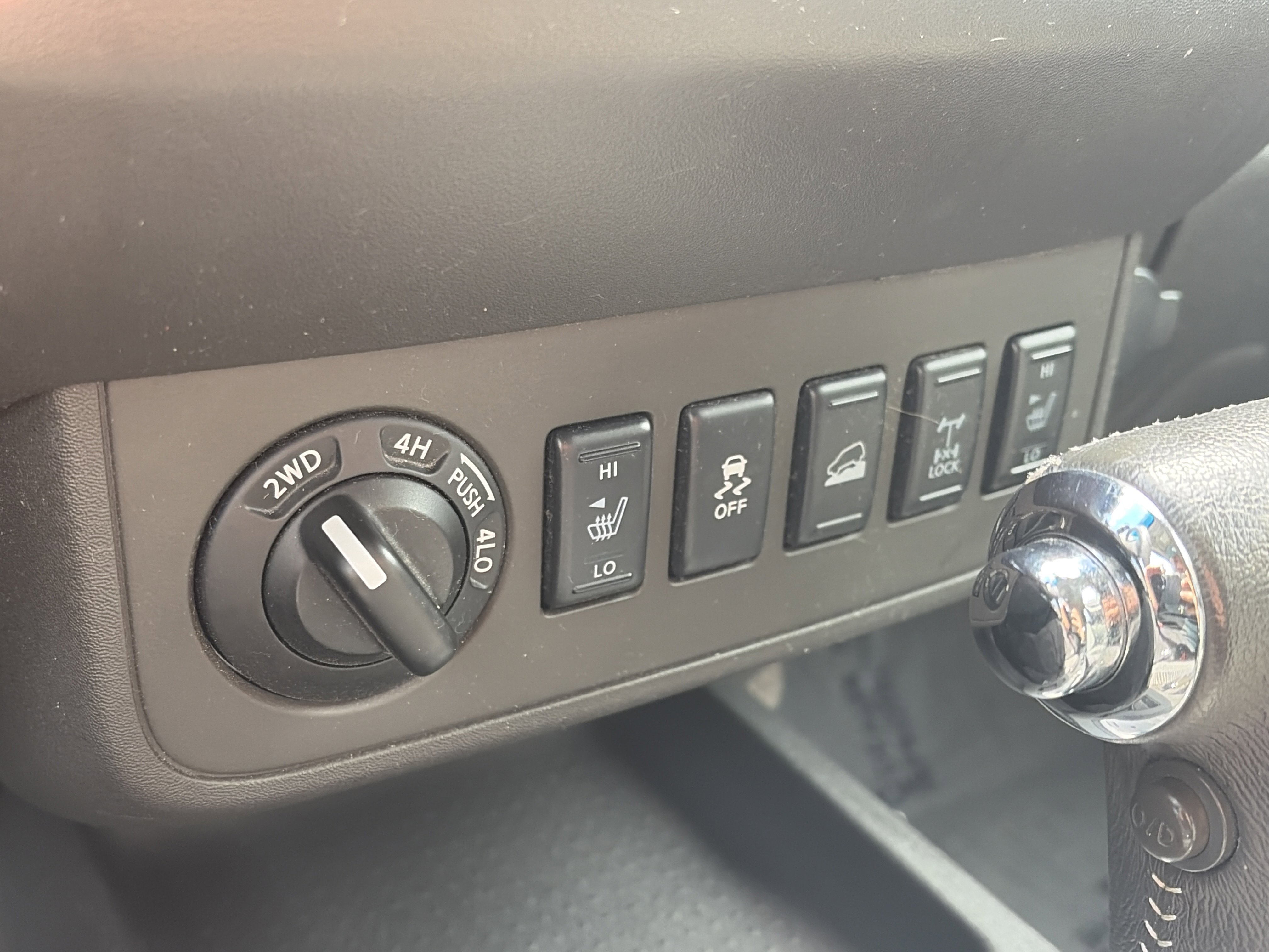 Used 2015 Nissan Xterra PRO-4X AWD/4WD image 22