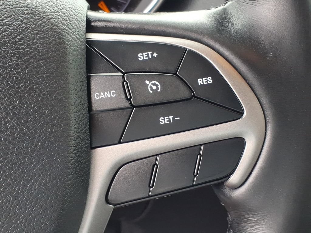 Used 2021 Jeep Grand Cherokee Limited AWD/4WD image 11