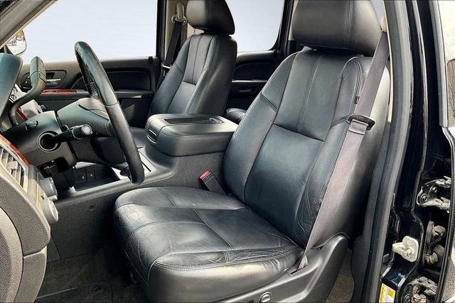 Used 2013 Chevrolet Suburban LT w/ Luxury Package image 20