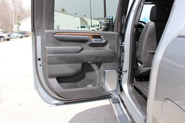 Used 2024 Chevrolet Silverado 3500 High Country w/ High Country Premium Package image 45