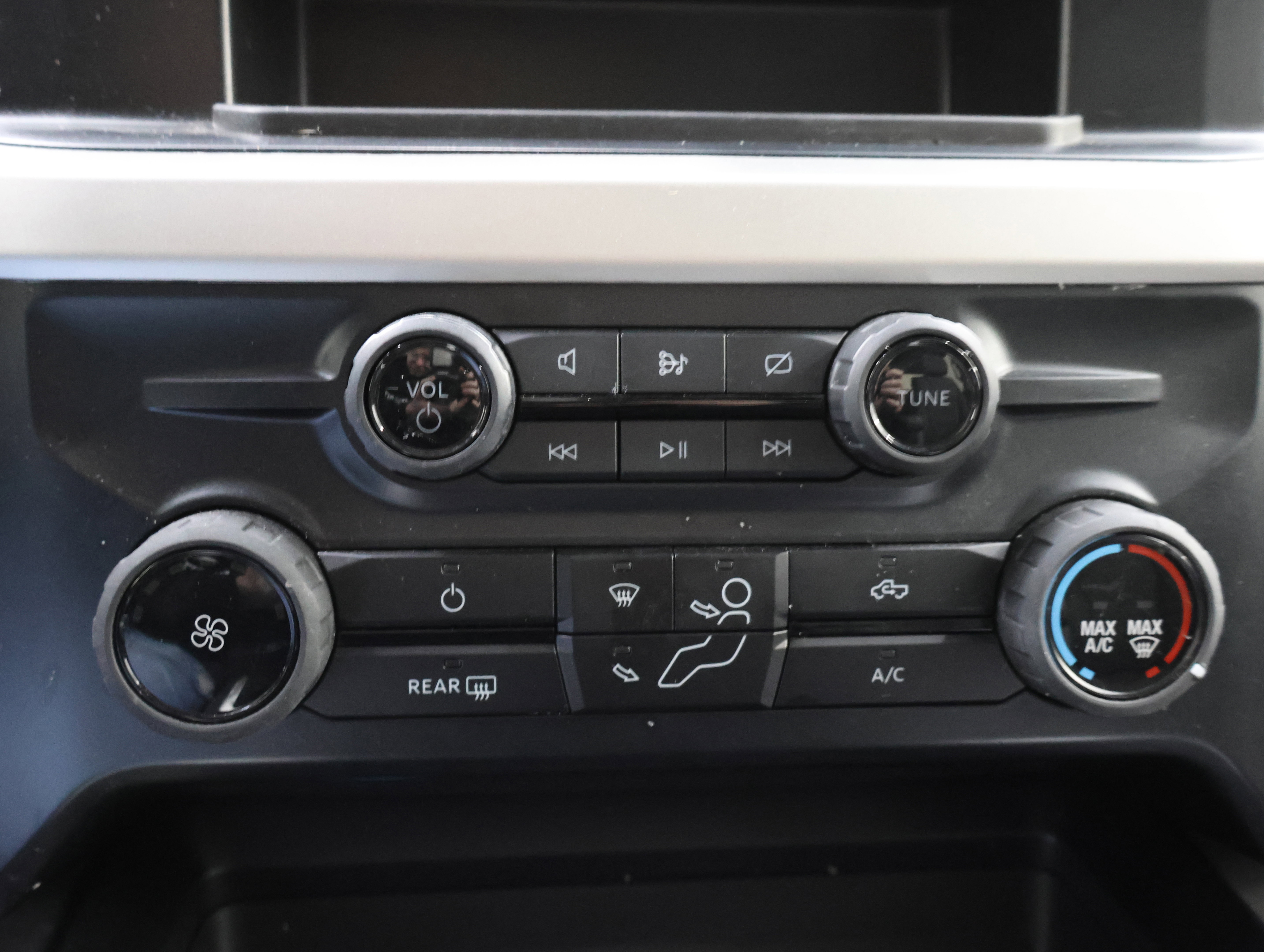 Used 2024 Ford F250 XLT w/ Tremor Off-Road Package image 46