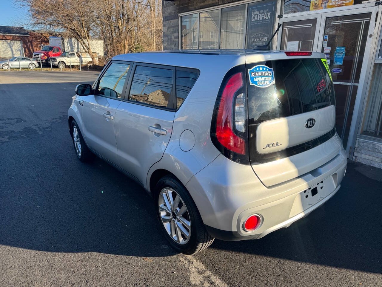 Used 2017 Kia Soul + FWD image 4