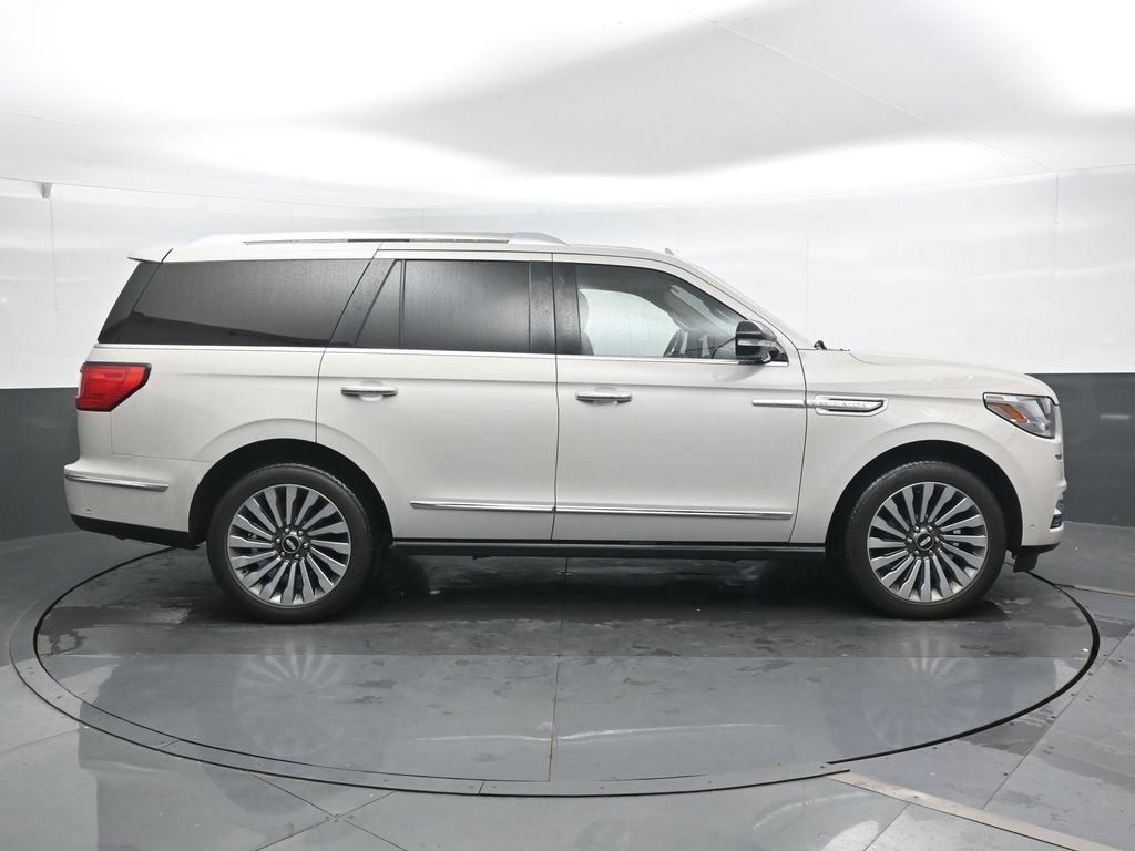 Used 2019 Lincoln Navigator Reserve AWD/4WD image 5