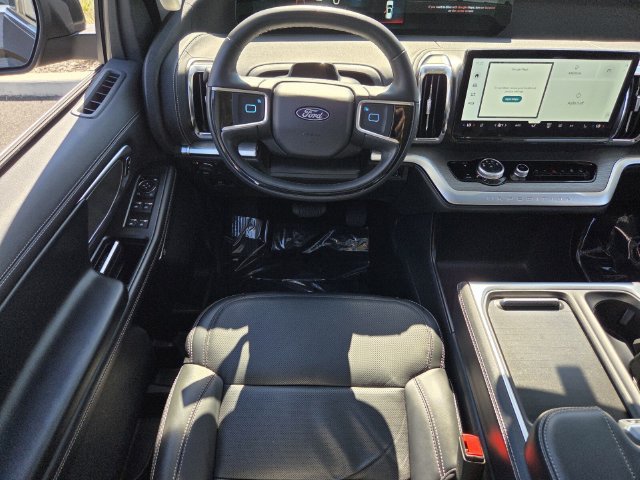 Certified 2025 Ford Expedition Platinum AWD/4WD image 15