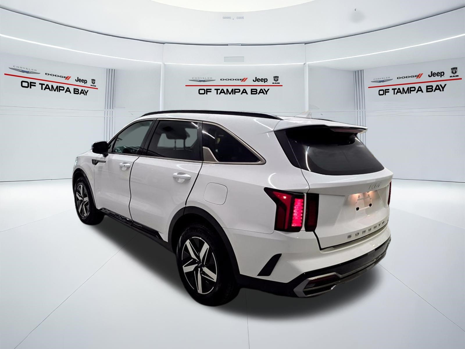 Used 2022 Kia Sorento S w/ Panoramic Sunroof Package FWD image 4