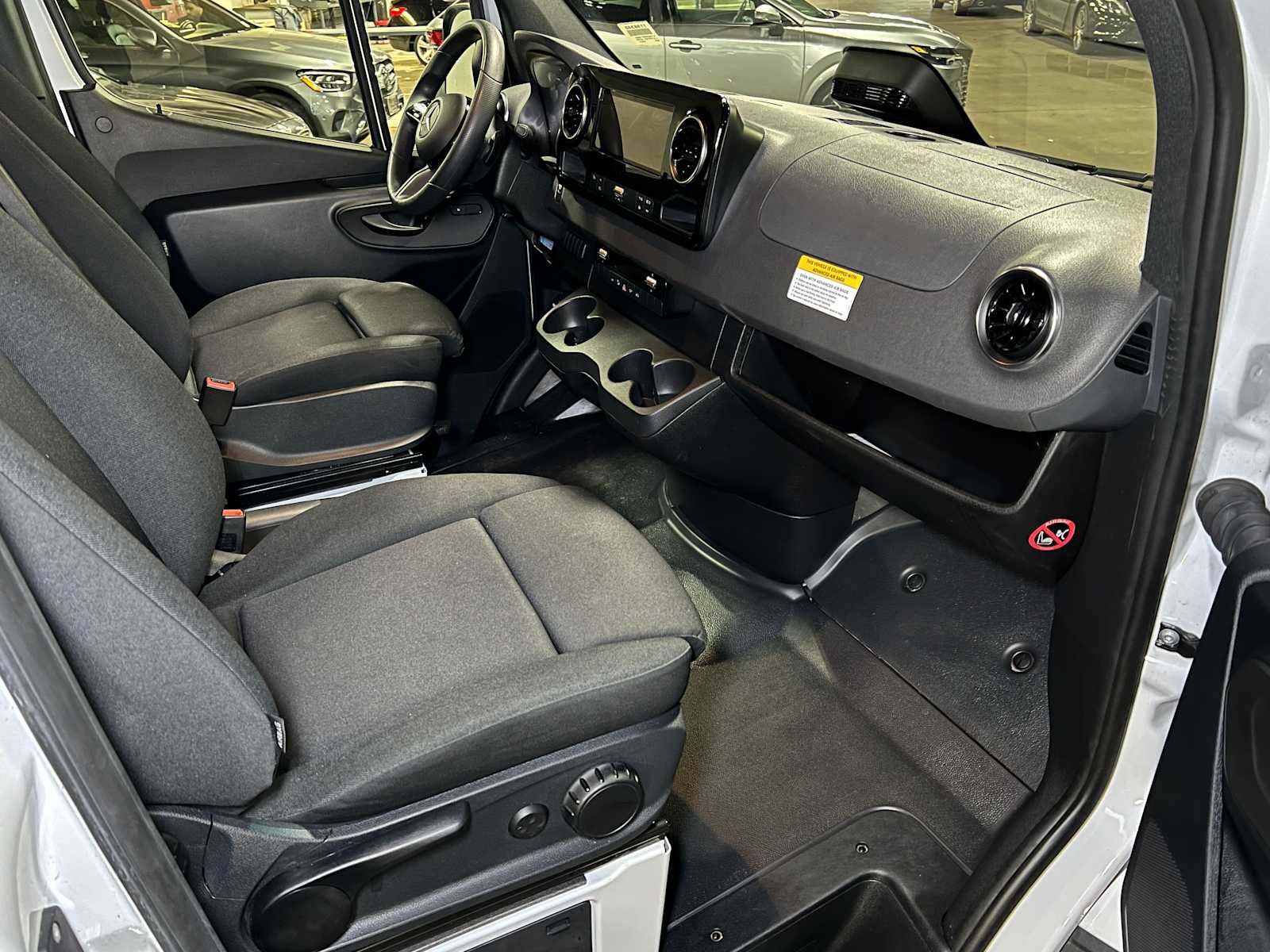 Used 2025 Mercedes-Benz Sprinter 2500 image 11