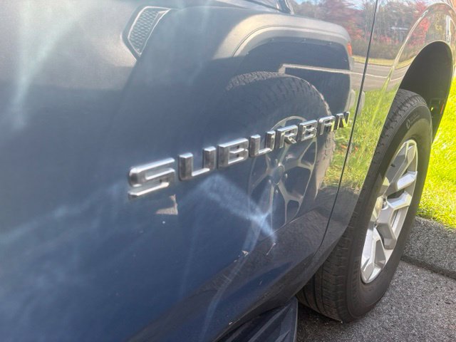 Used 2025 Chevrolet Suburban LT AWD/4WD image 20