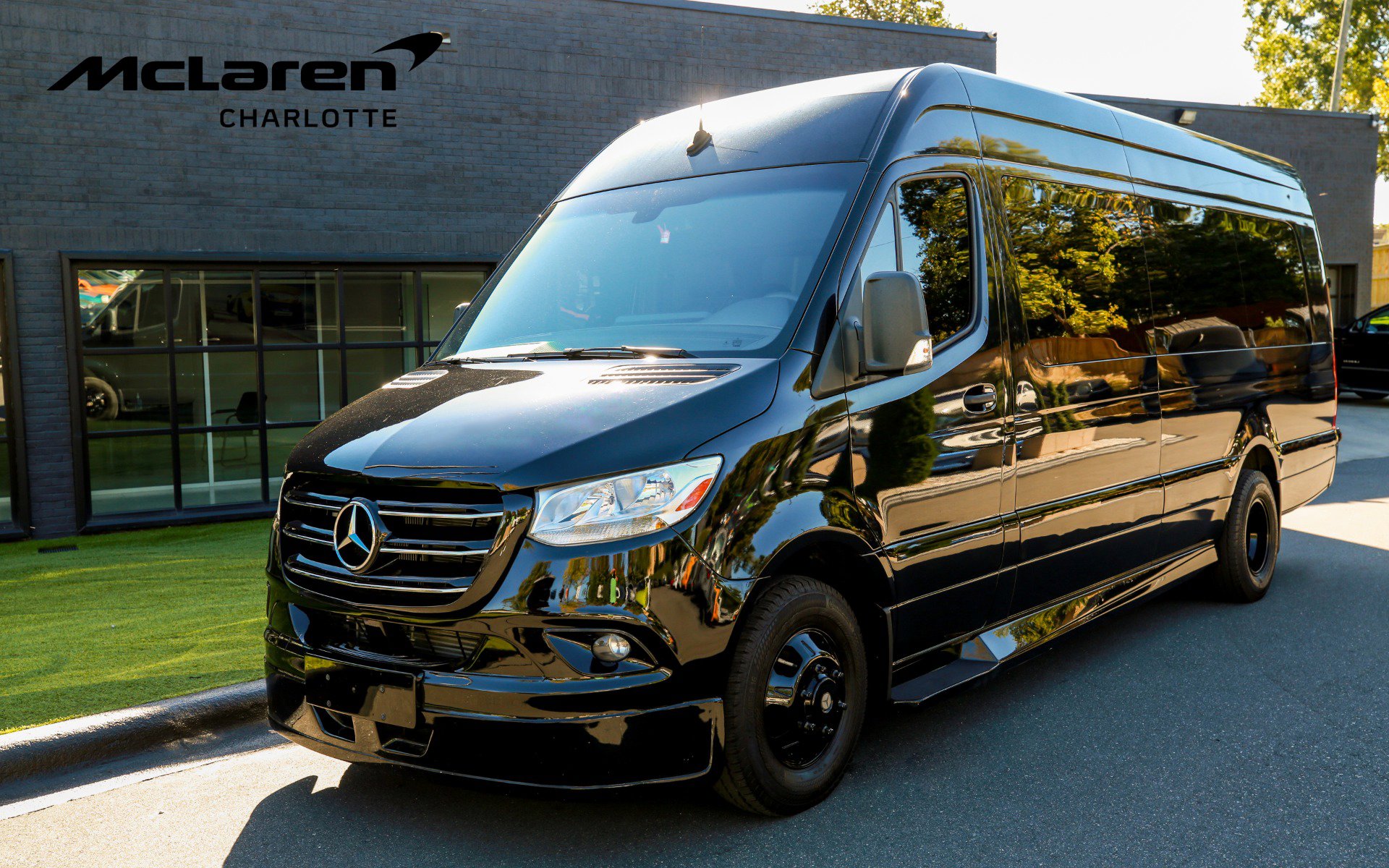 Used 2020 Mercedes-Benz Sprinter 3500 w/ Windows All Around Package image 1