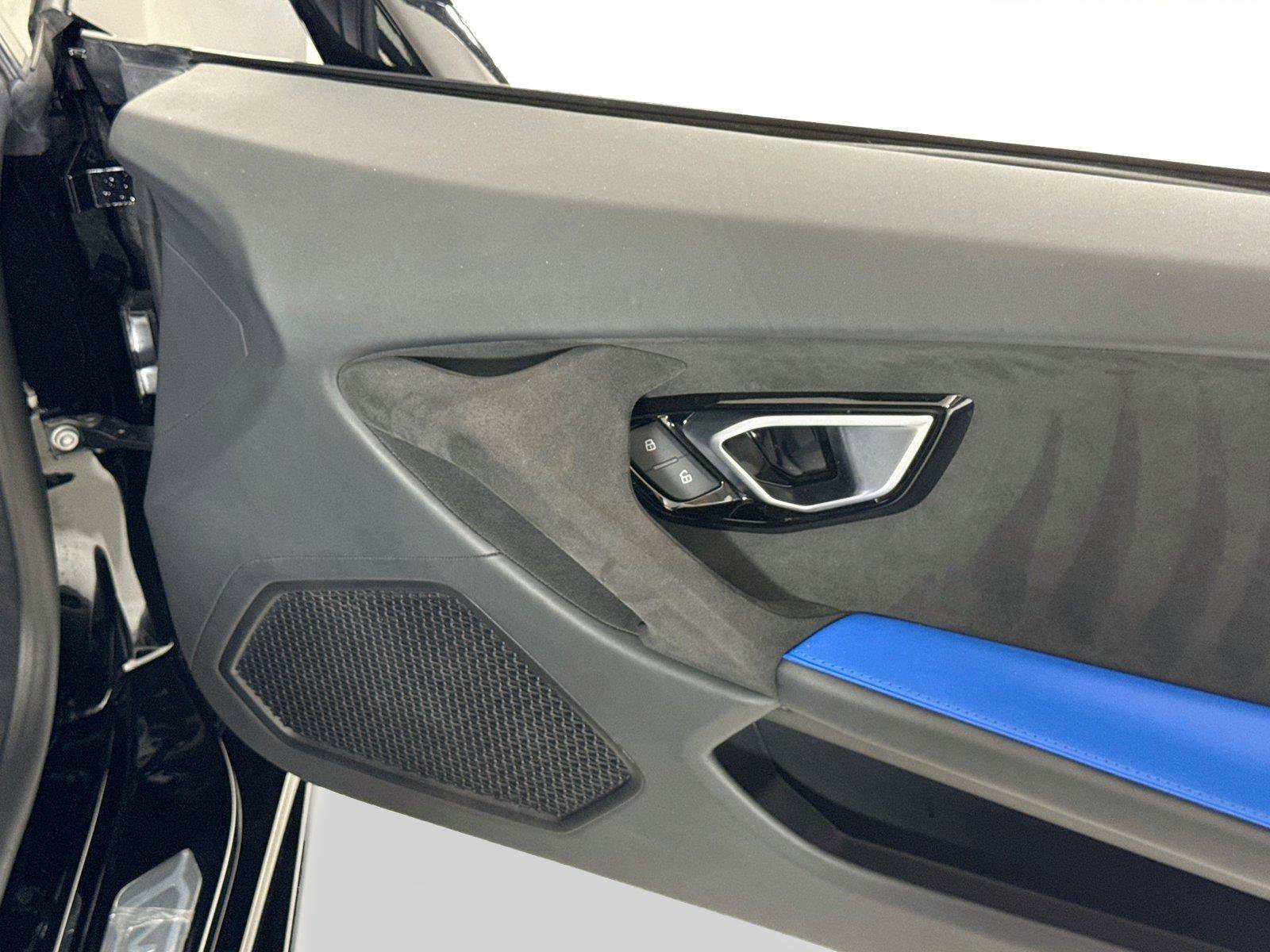 Used 2023 Lamborghini Huracan Tecnica RWD image 32