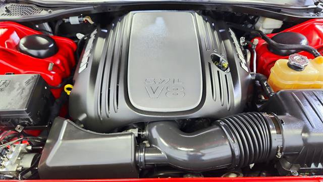 Used 2015 Dodge Challenger R/T Plus RWD image 36