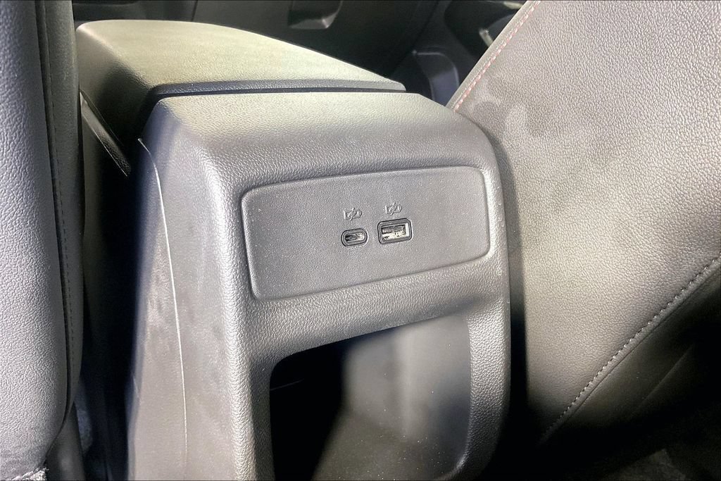 Used 2025 Chevrolet Trax RS w/ Sunroof Package FWD image 31