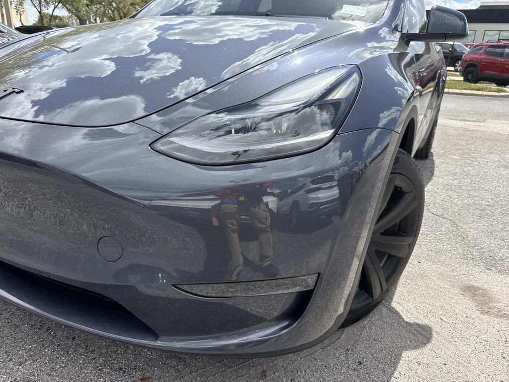 Used 2023 Tesla Model Y Long Range image 9