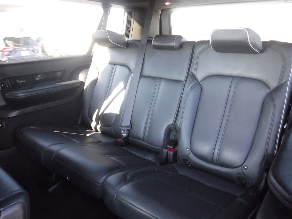 Used 2023 Jeep Grand Wagoneer L Series II image 15