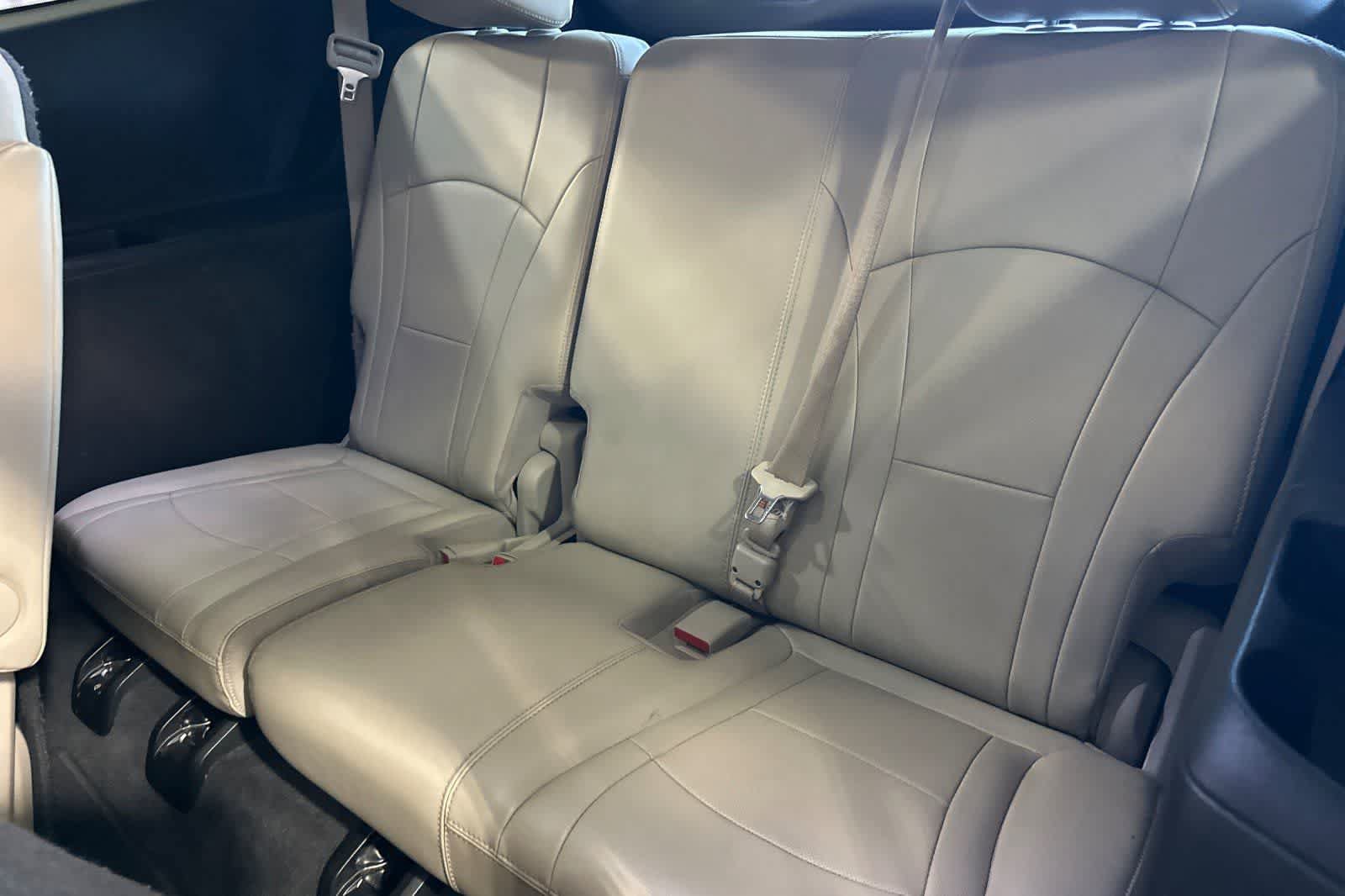 Used 2020 Buick Enclave Premium w/ Sun and Sites Package FWD image 17