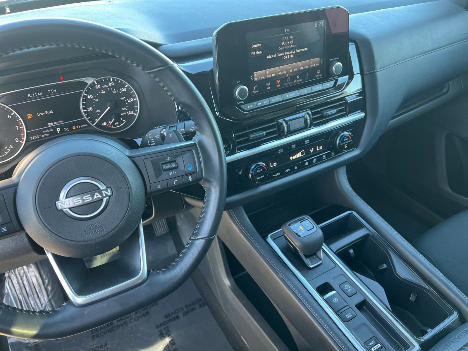 Used 2025 Nissan Pathfinder SV image 21