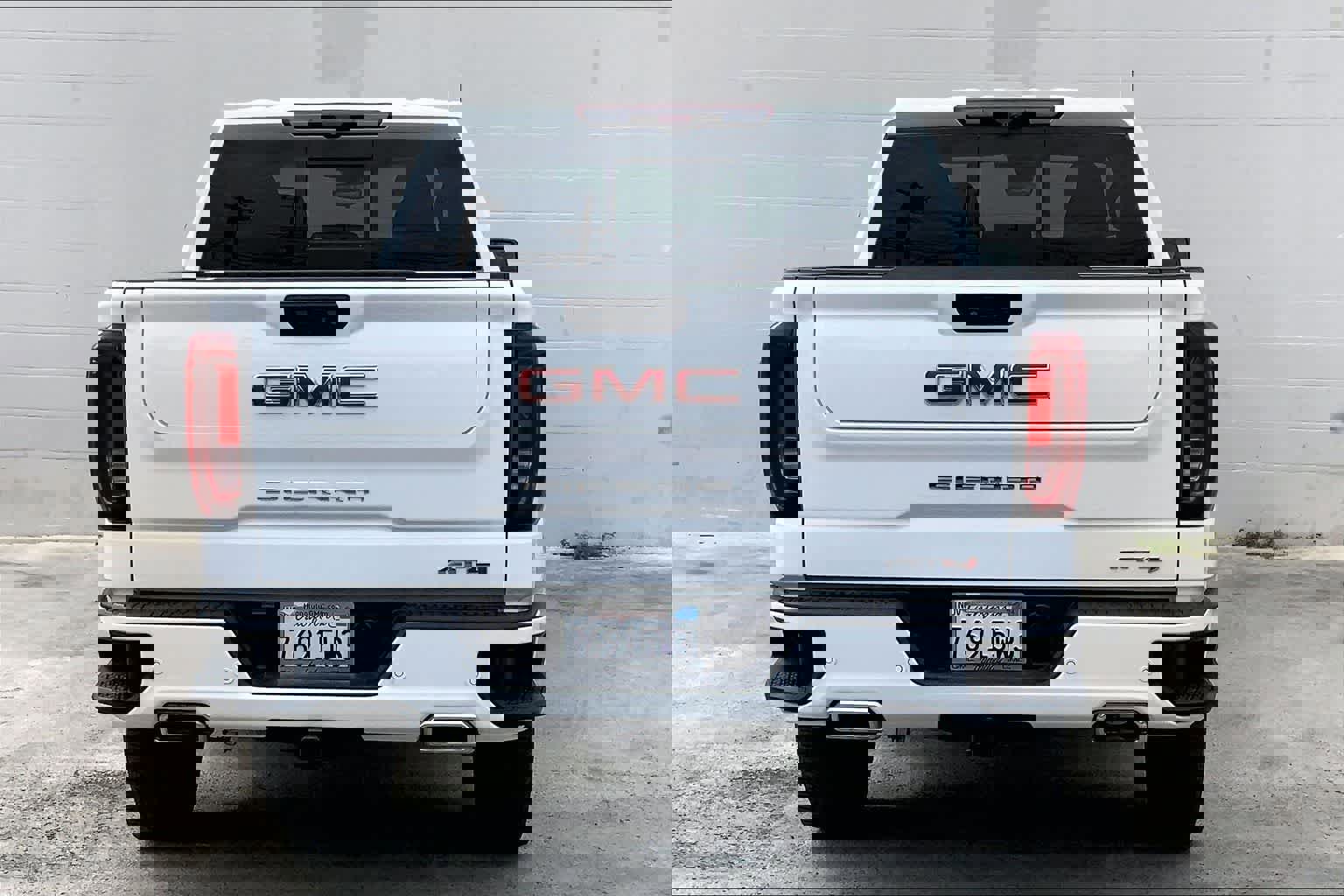 Used 2023 GMC Sierra 1500 AT4 w/ AT4 Premium Package image 6