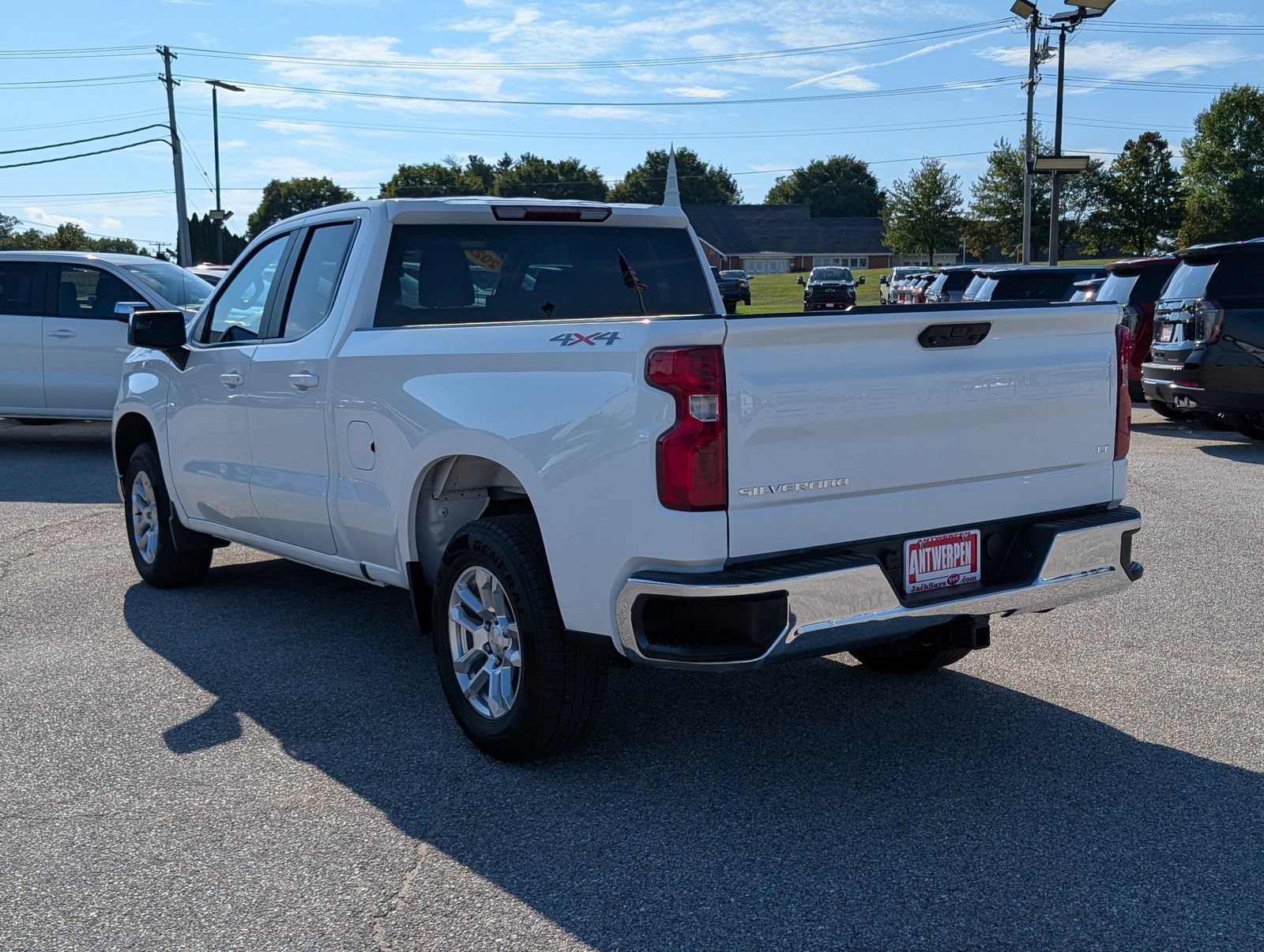 Used 2024 Chevrolet Silverado 1500 LT AWD/4WD image 5