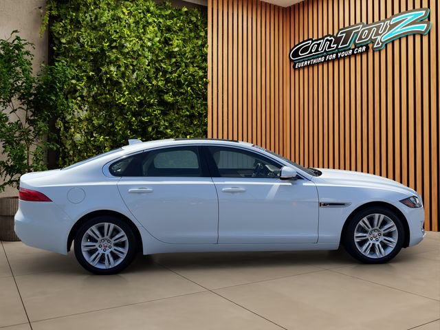 Used 2017 Jaguar XF Premium AWD/4WD image 22