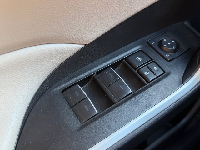 Used 2025 Toyota RAV4 XLE FWD image 27