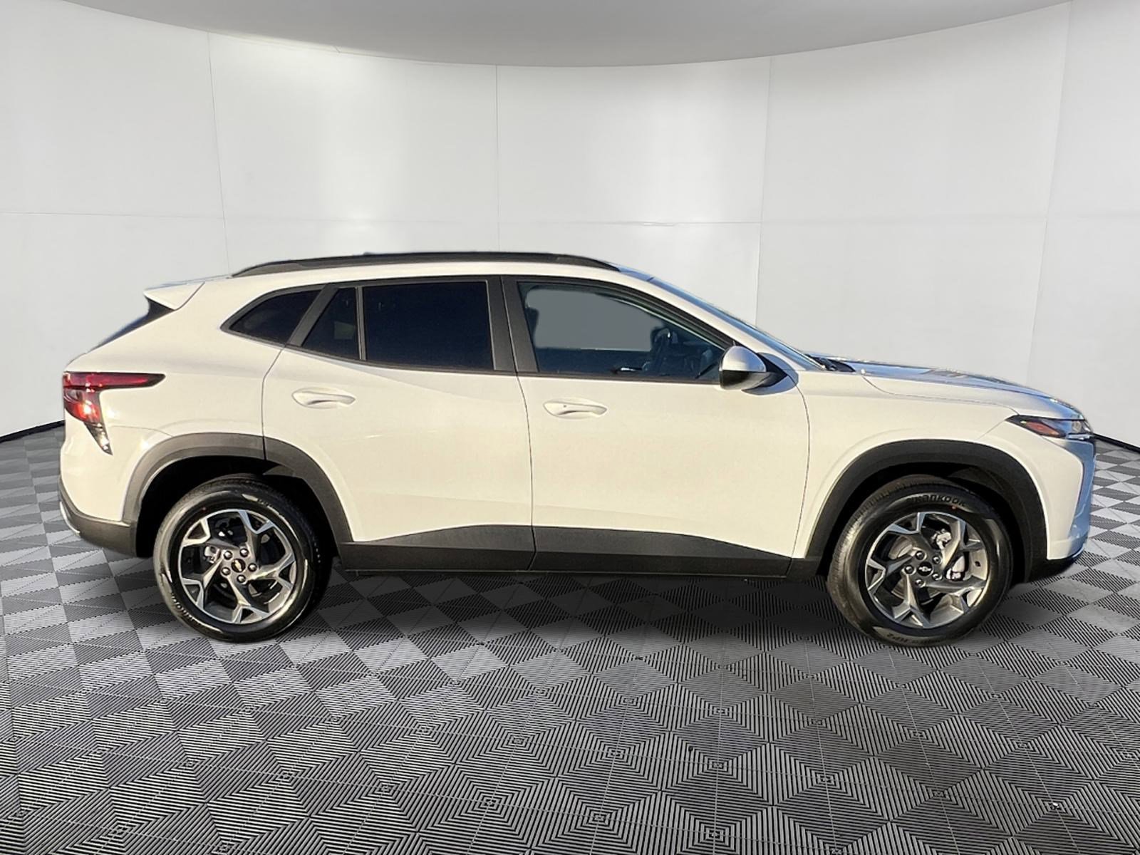 New 2026 Chevrolet Trax LT w/ Driver Confidence Package image 7