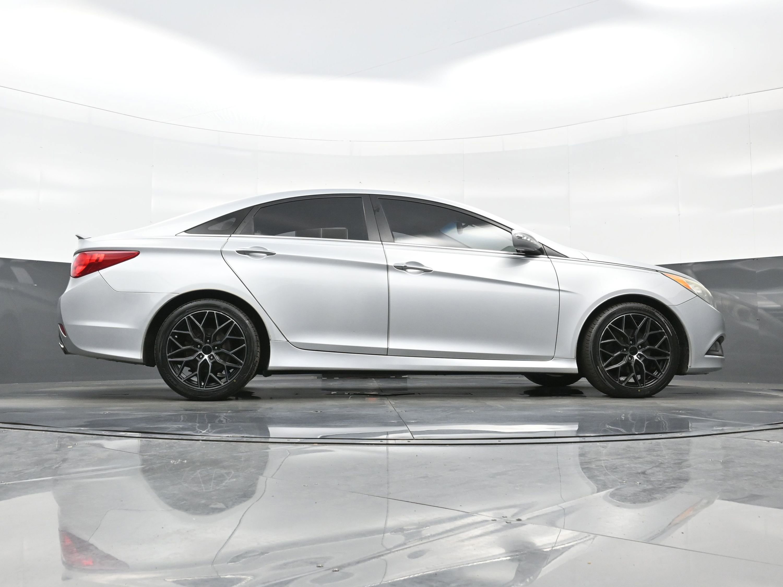 Used 2014 Hyundai Sonata SE w/ Premium Package 03 FWD image 30
