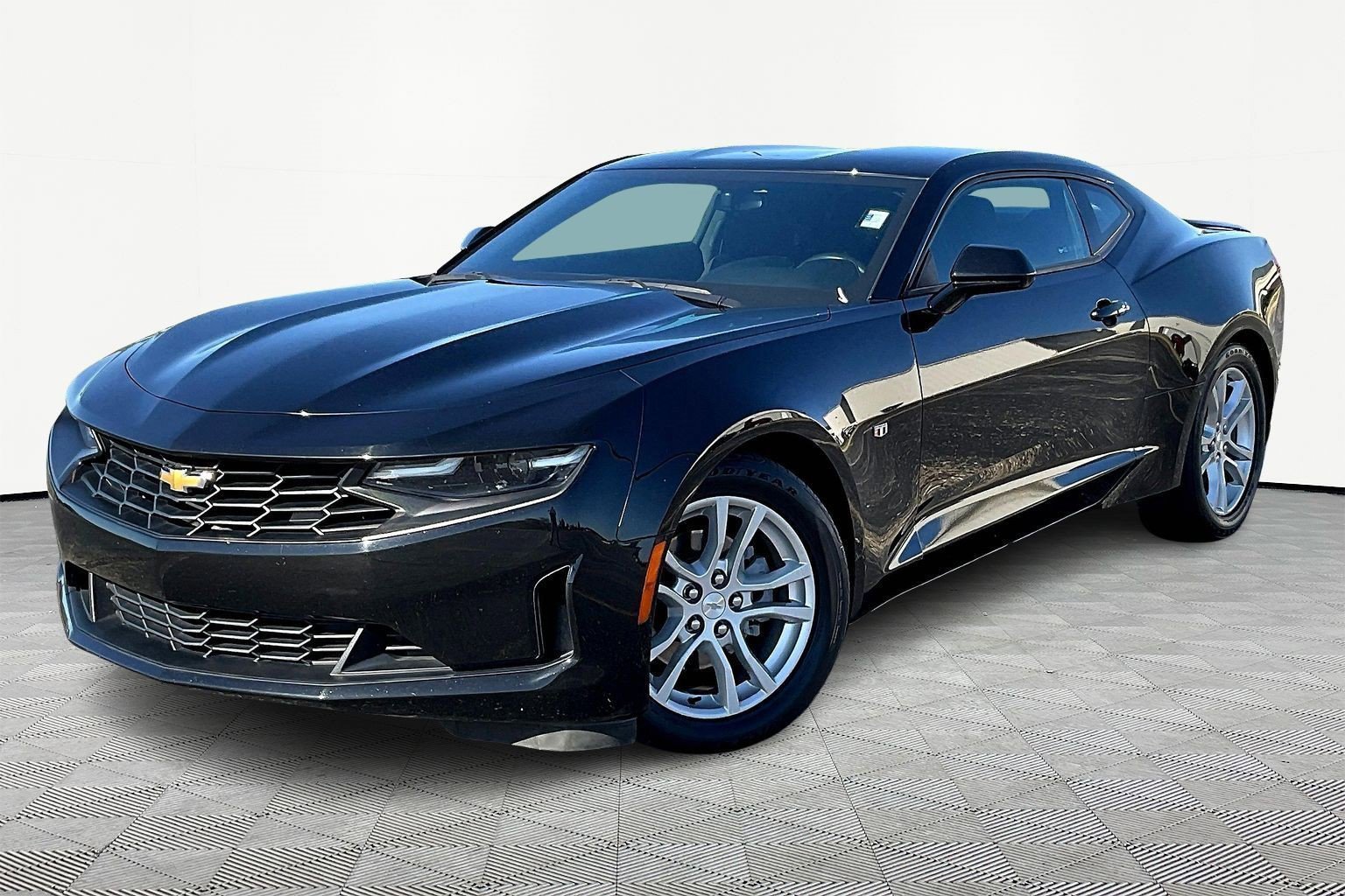 Used 2021 Chevrolet Camaro LS image 2