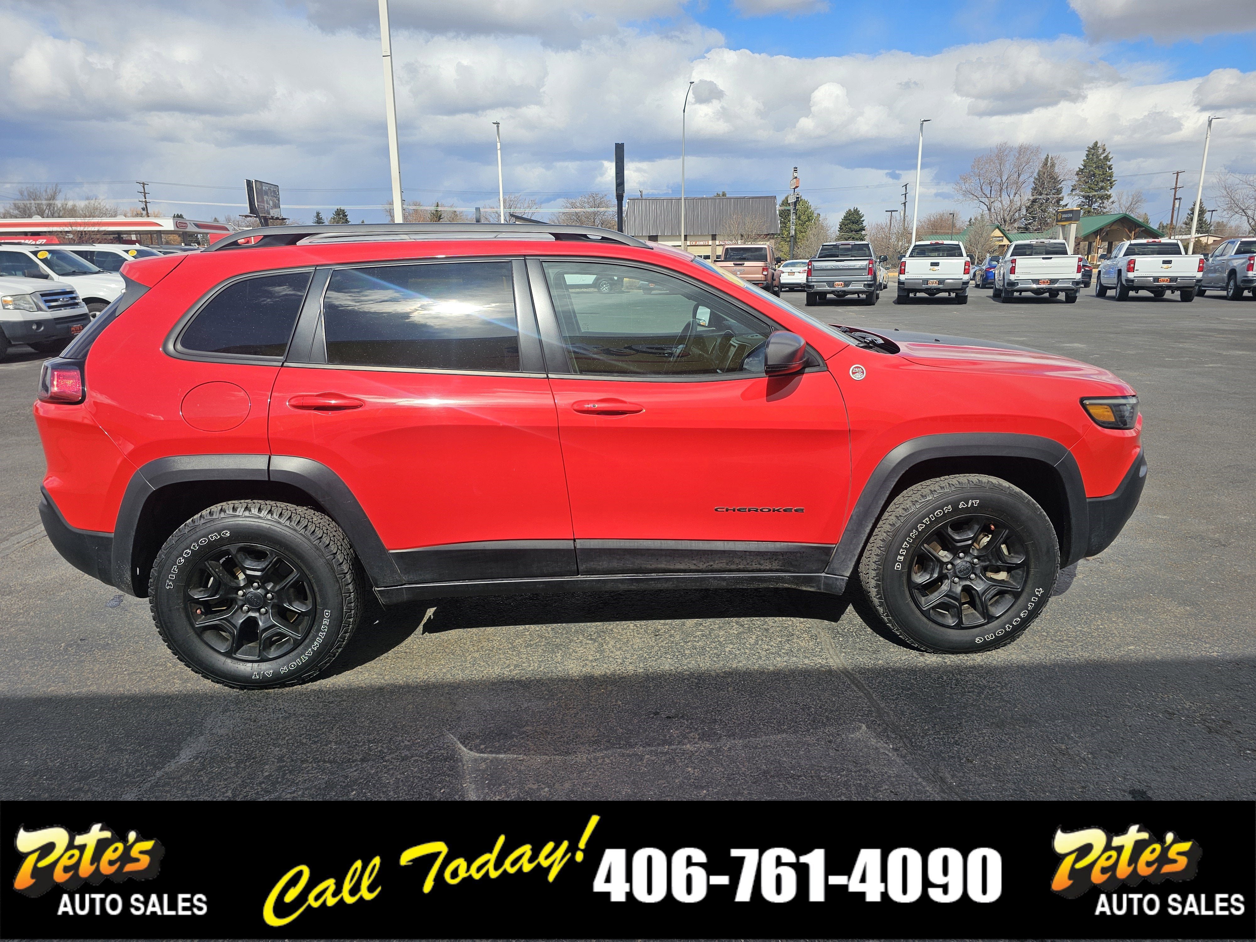Used 2019 Jeep Cherokee Trailhawk image 5