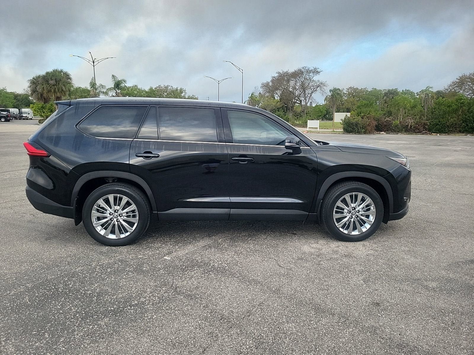 Used 2024 Toyota Grand Highlander AWD image 7