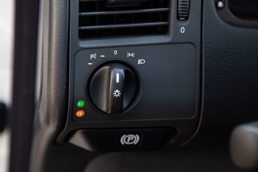 Used 2000 Mercedes-Benz E 55 AMG Sedan image 18