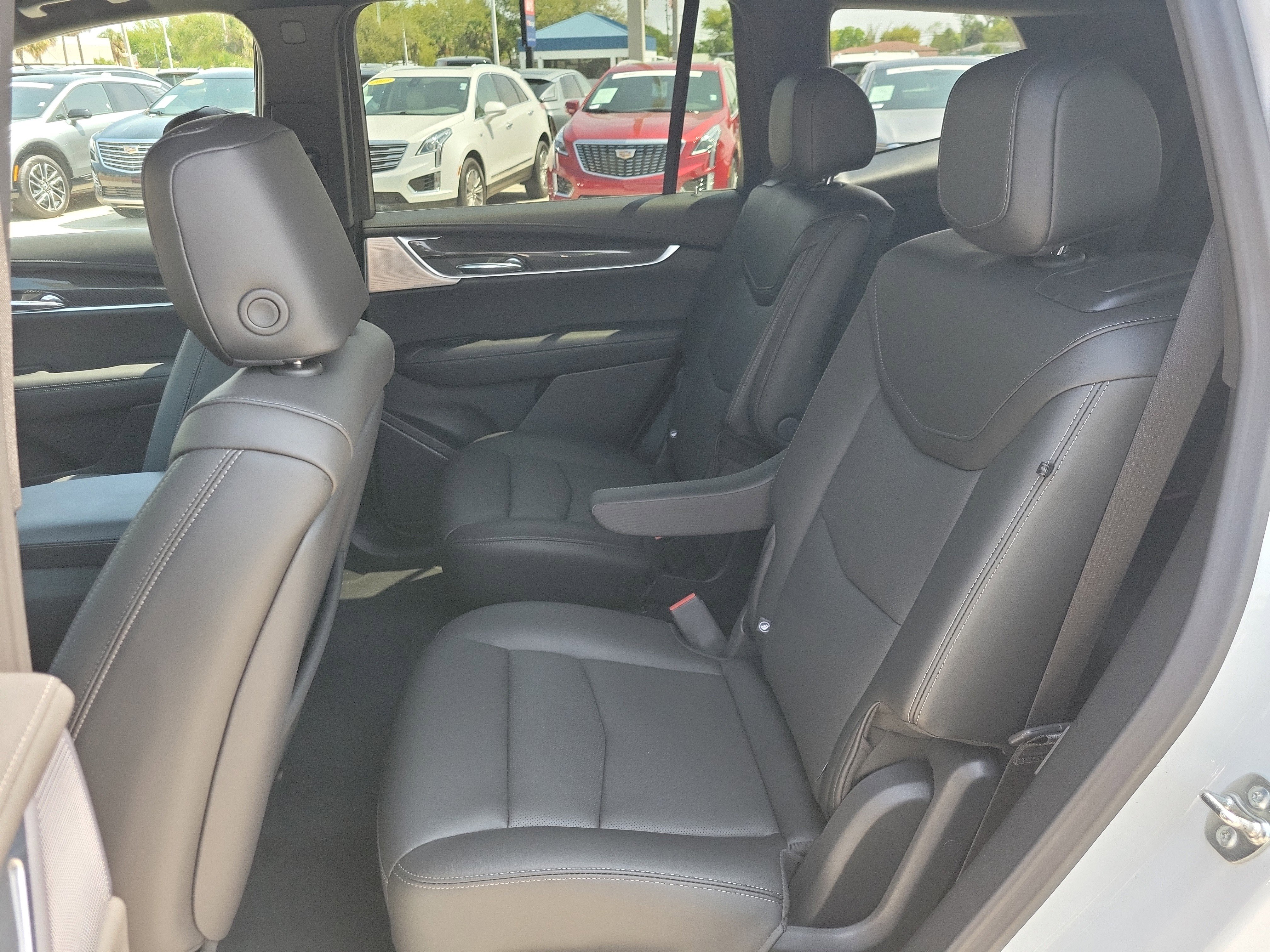 Certified 2024 Cadillac XT6 Sport w/ LPO, Onyx Lite Package image 16