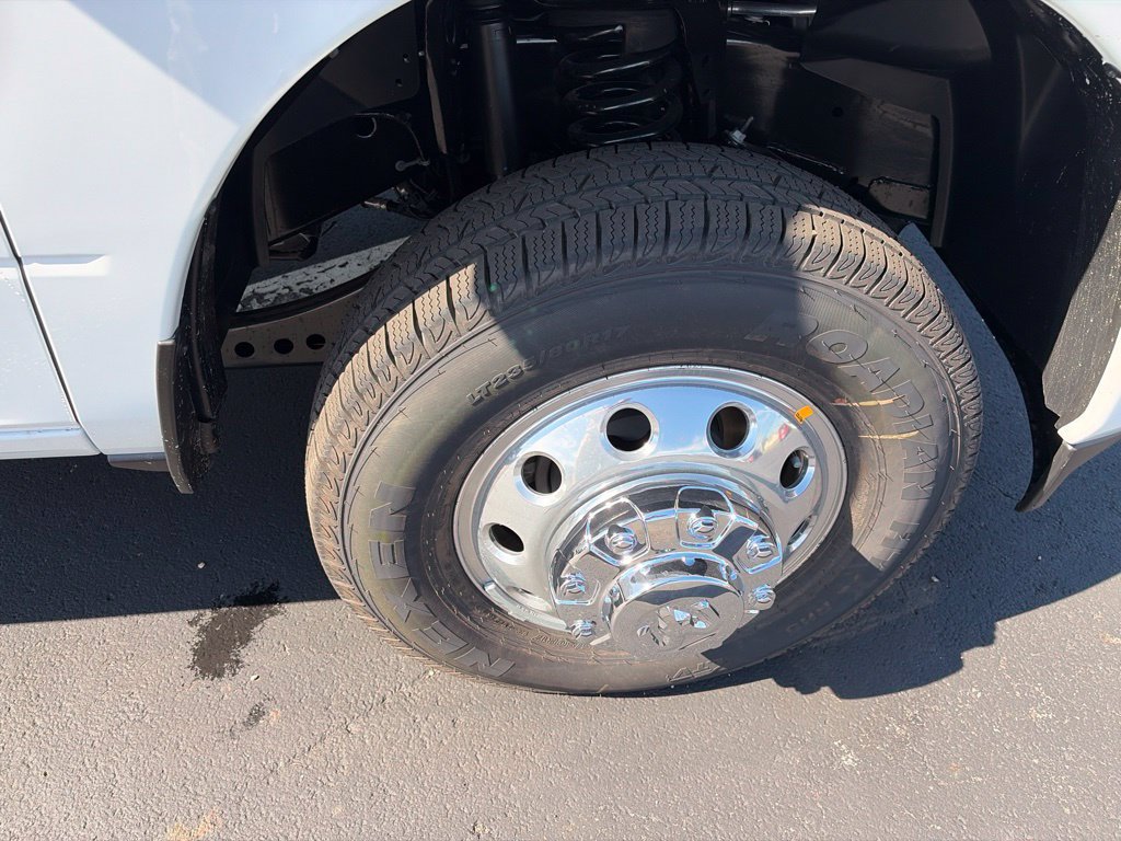 New 2027 RAM 3500 Laramie w/ Max Tow Package AWD/4WD image 14