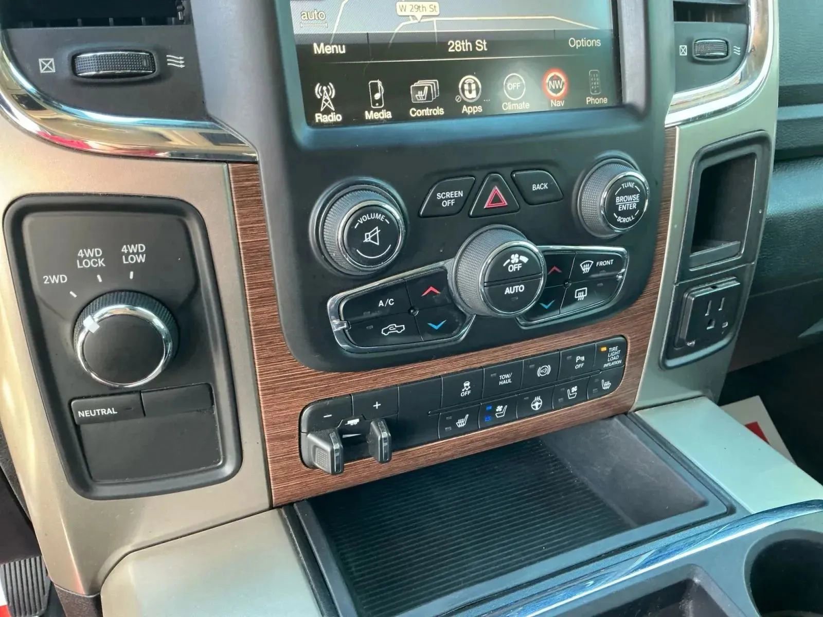 Used 2013 RAM 2500 Laramie image 32