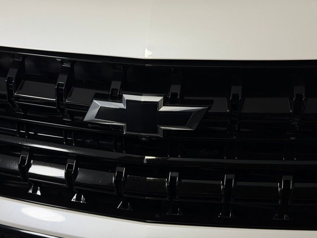 Used 2025 Chevrolet Suburban Z71 AWD/4WD image 14
