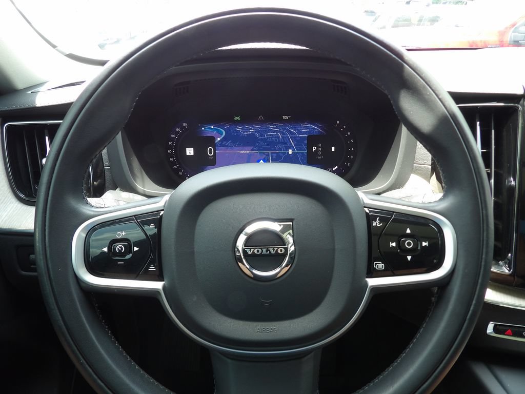 Certified 2022 Volvo XC60 B5 Inscription w/ Advanced Package AWD/4WD image 19
