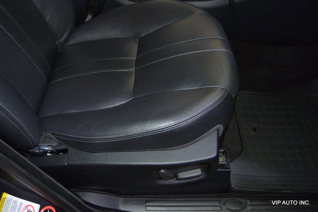 Used 2016 Land Rover LR4 HSE image 18