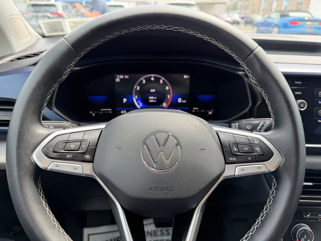 Used 2022 Volkswagen Taos SE AWD/4WD image 4