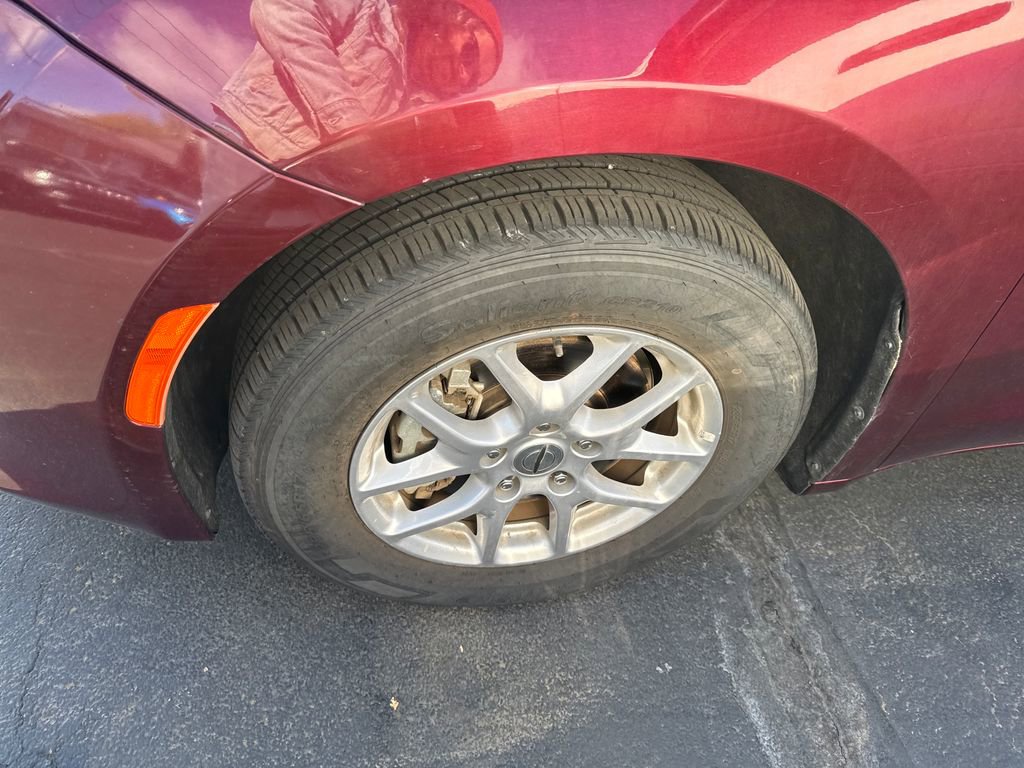 Used 2023 Chrysler Voyager LX FWD image 9