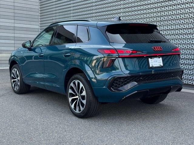 New 2026 Audi Q3 quattro 2.0T AWD/4WD image 3