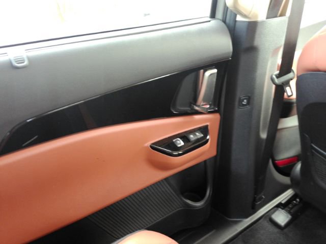 Used 2024 Kia Carnival SX Prestige image 39