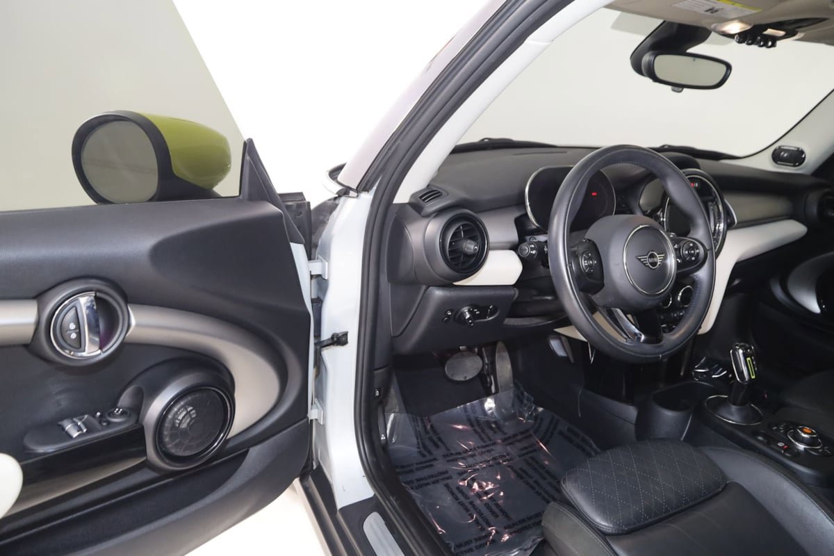Used 2021 MINI Cooper SE w/ 6.5" Touchscreen Package FWD image 44