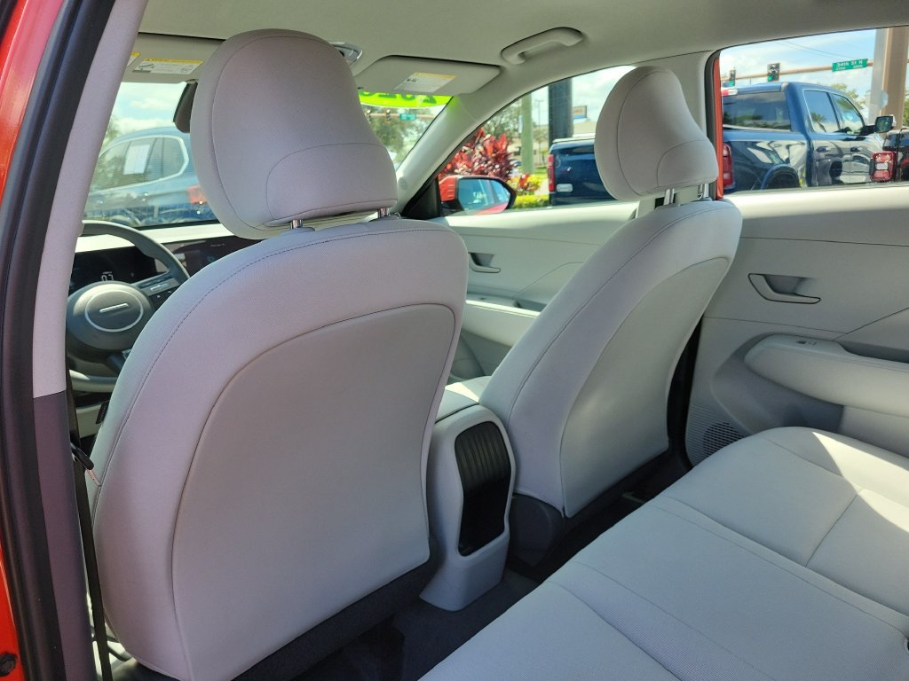 Used 2025 Hyundai Kona SE FWD image 10