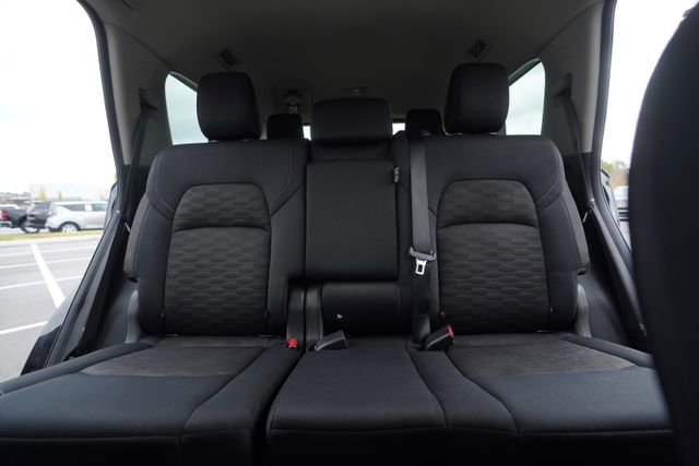 Used 2023 Nissan Pathfinder SV image 34