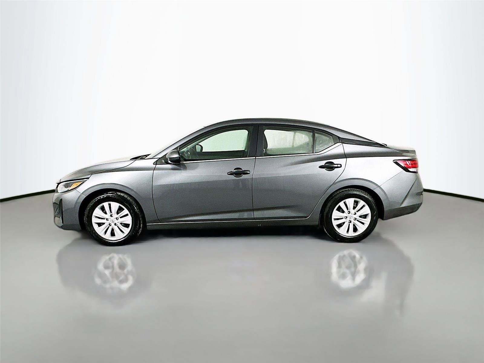 Used 2024 Nissan Sentra S image 4