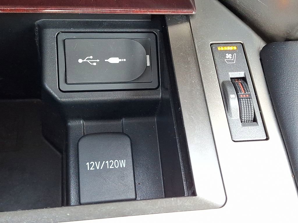 Used 2019 Lexus GX 460 image 25