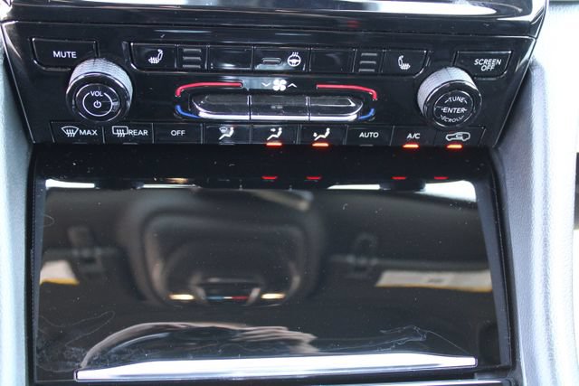 Used 2025 Jeep Grand Cherokee Altitude RWD image 24