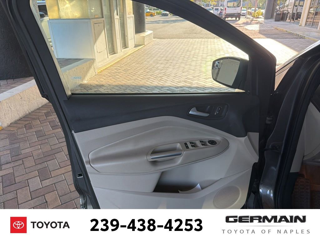 Used 2015 Ford Escape SE w/ Equipment Group 201A image 16