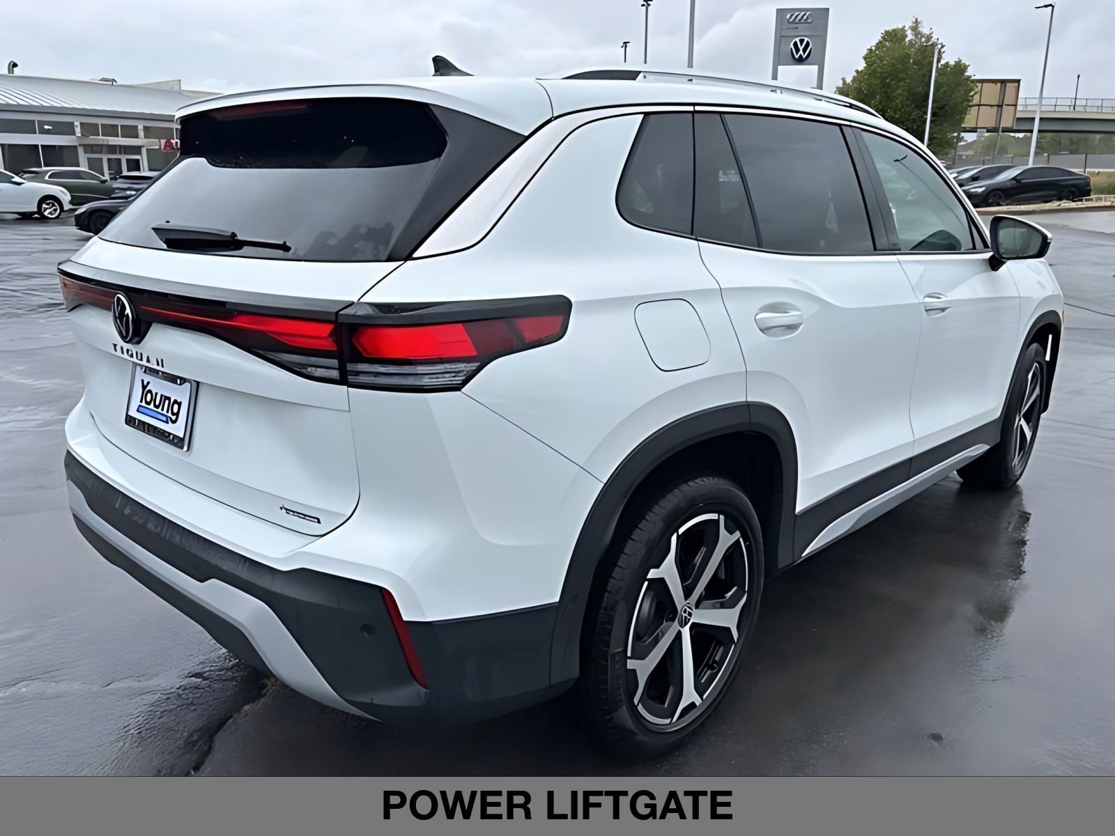 New 2026 Volkswagen Tiguan SE AWD/4WD image 3