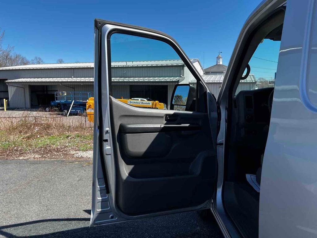 Used 2016 Nissan NV 3500 S w/ Power Package RWD image 11
