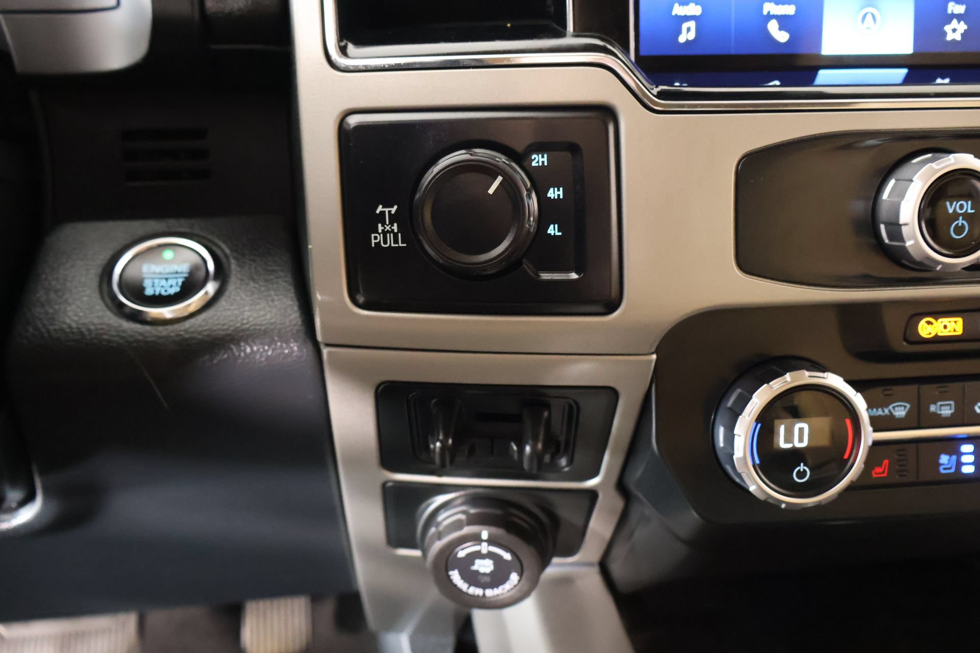 Used 2022 Ford F250 Lariat w/ Lariat Ultimate Package AWD/4WD image 9