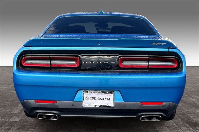 Used 2015 Dodge Challenger SRT image 4